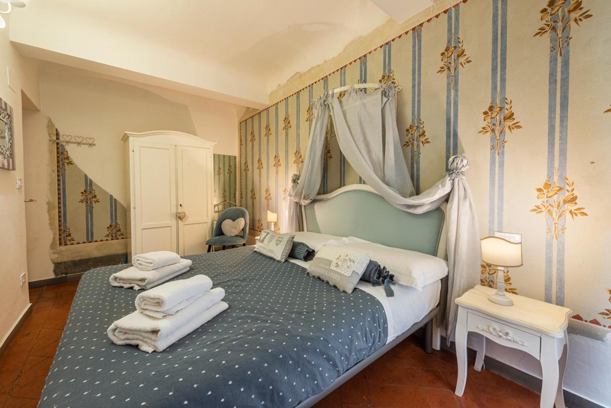 Maggio Blu By Mmega *